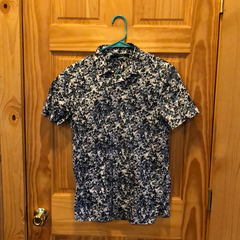 Perry Ellis button shirt - Men’s S